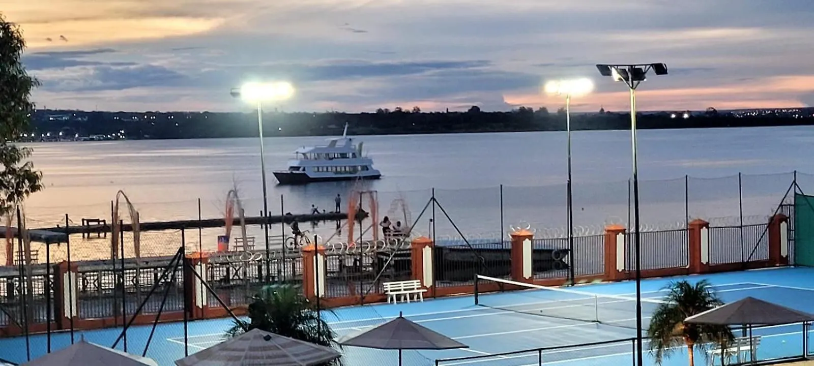 Lake Side 5 Camas Brasília